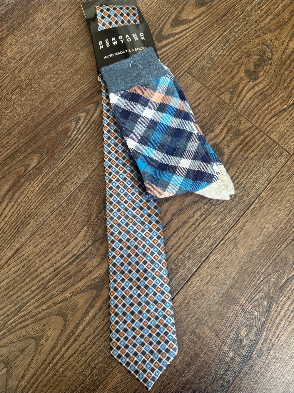 Bergamo New York NWT Handmade Tie and Sock Set Blue Orange White Patterned - Picture 2 of 6